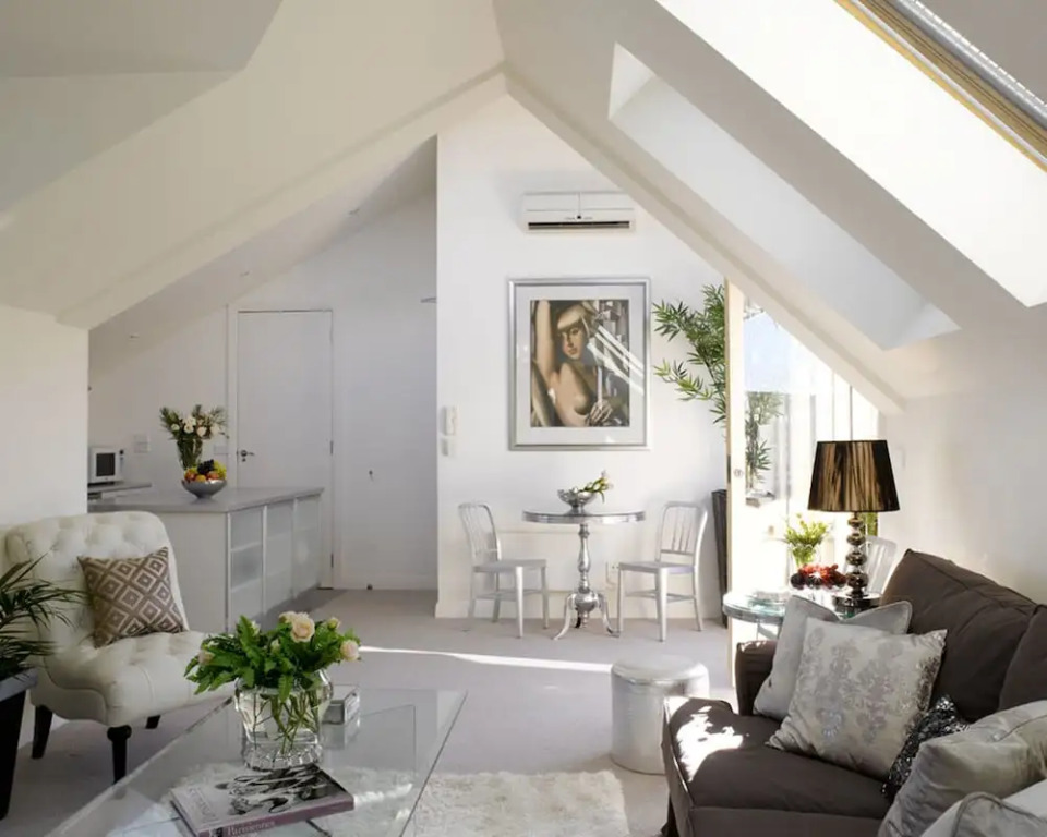 Andre's Mews Luxury Serviced Apartments