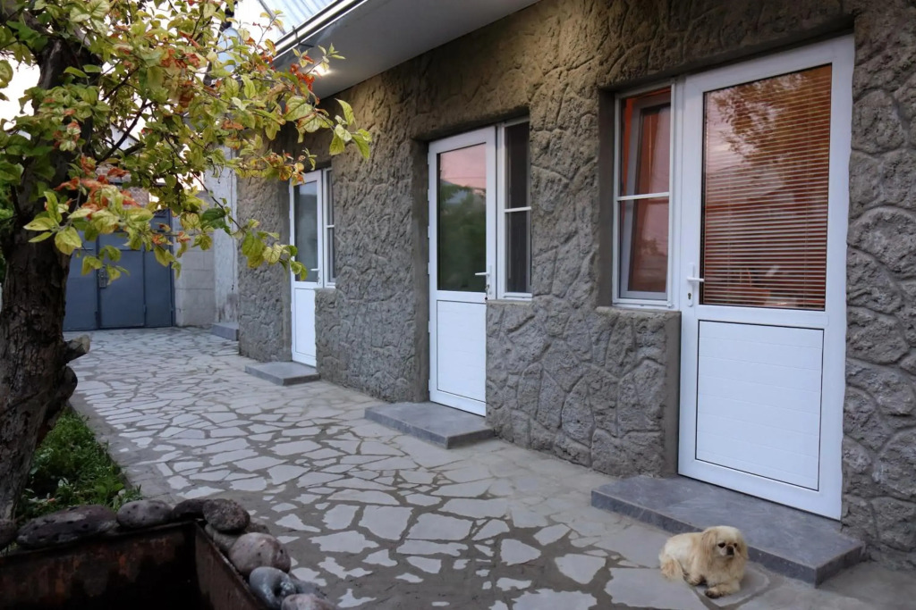 Vanand Guest House