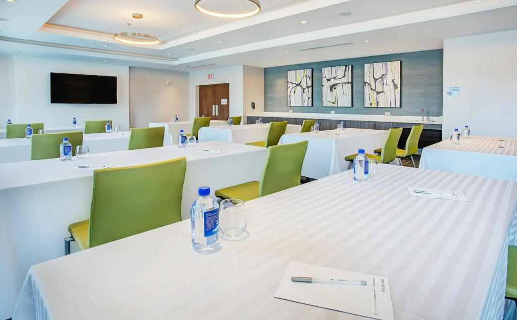 Holiday Inn Express & Suites Covington by IHG