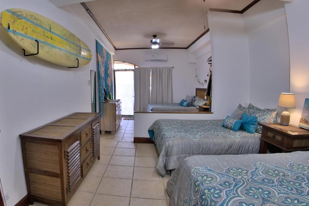 Presidential Suites 4 - Recently renovated 2 bedroom condominium in the heart of Flamingo