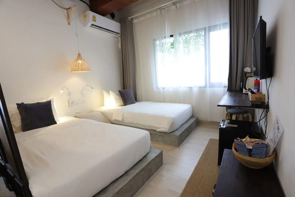 YOLO Bangkok Boutique Hotel