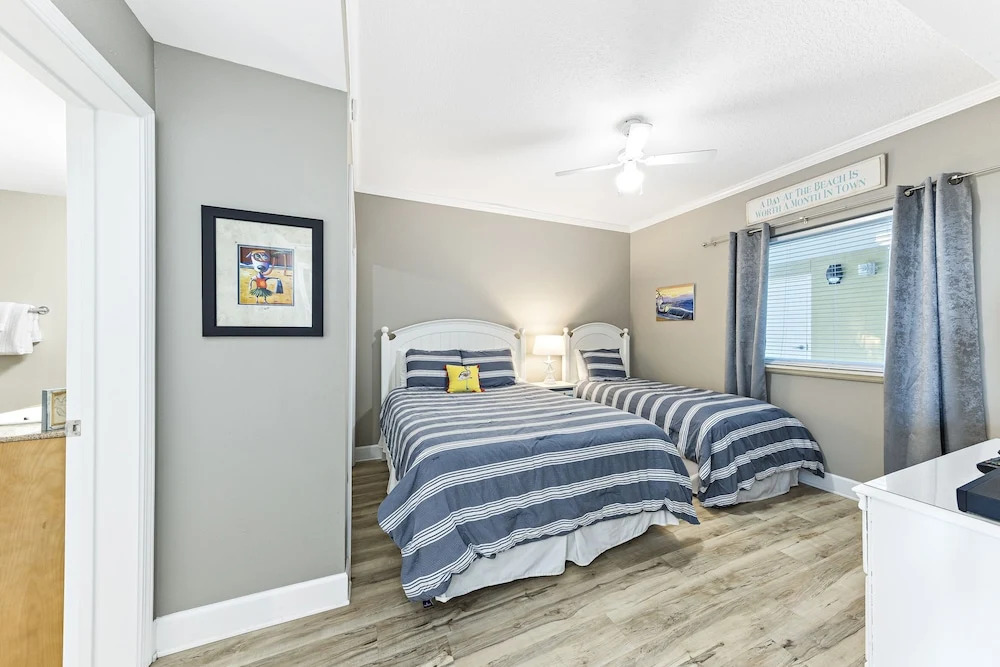 Sanibel Condos by Hosteeva