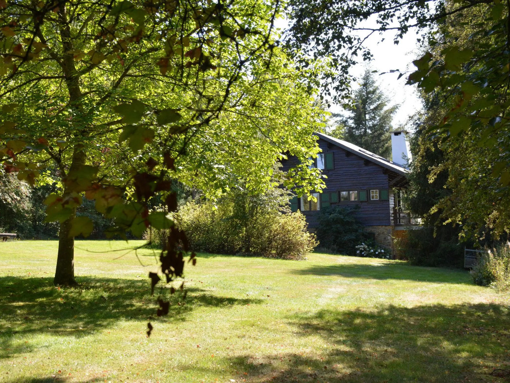 Luxury Pet-friendly Chalet in Bièvre near Forest