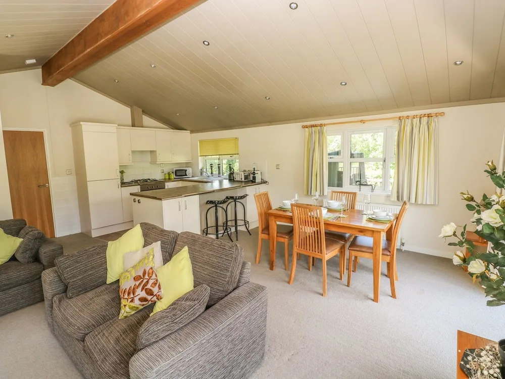 Oak Lodge
