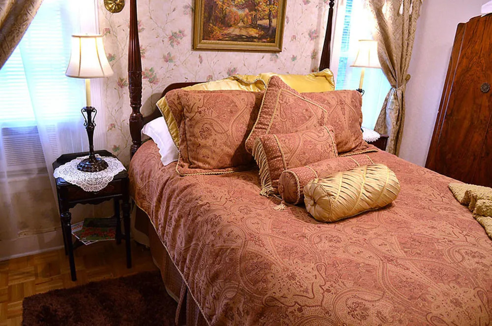 Seasons on Main Bed and Breakfast