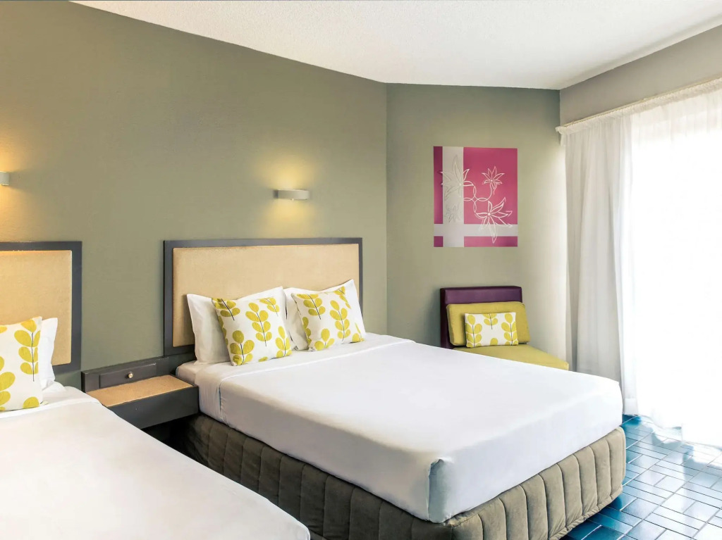 Mercure Nadi
