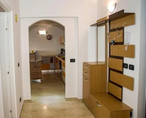 Ap. 30 Linda Residence