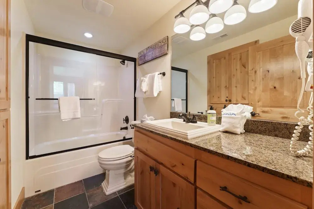 4 Red Fir 6 Bedroom Home
