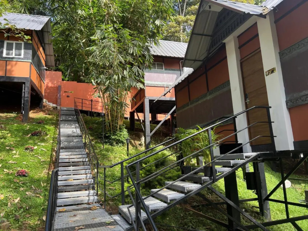 Santhi Hill View Resort