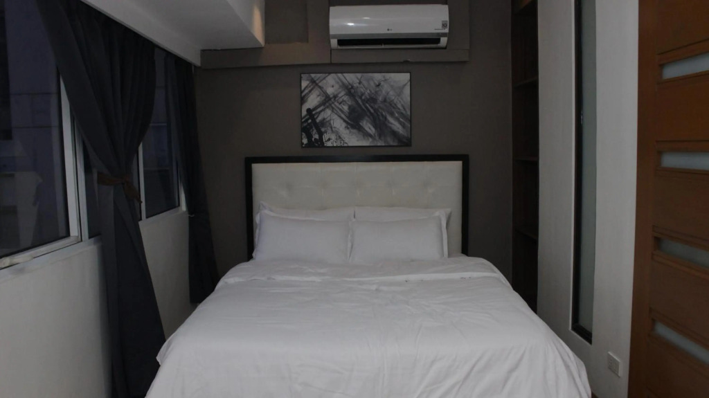 A2J Luxury BGC 2BR Loft Near Malls, Burgos Circle