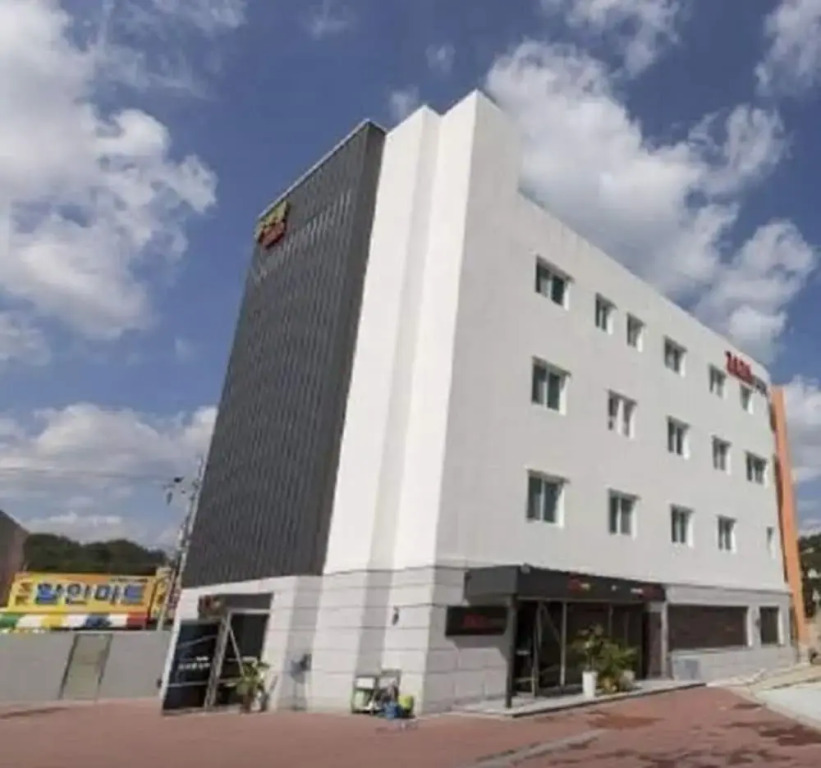 ZAZA Motel