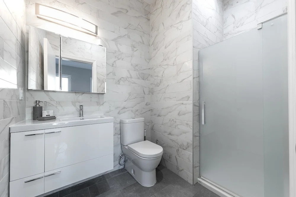 Huge Stylish 3 BR Loft Cobblestone St Next to NYC