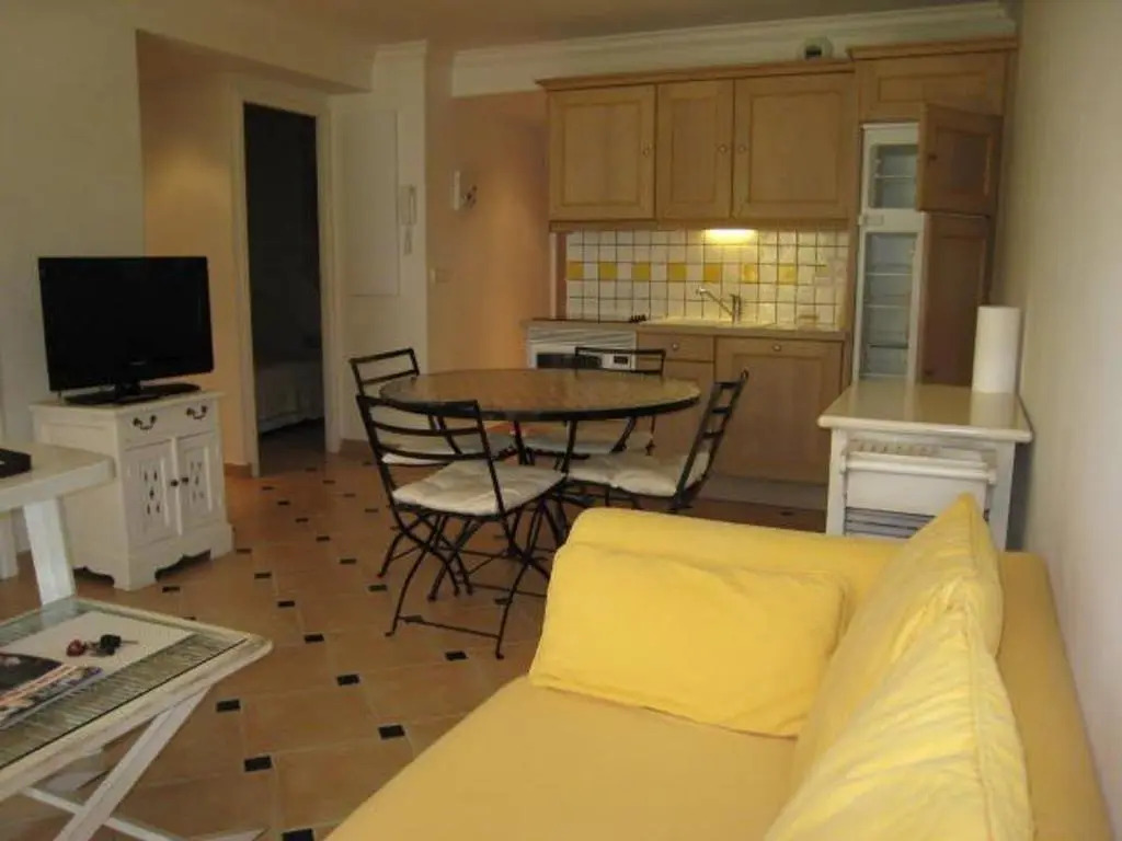 Appartement Cavalaire-sur-Mer, 3 pièces, 6 personnes - FR-1-100-205