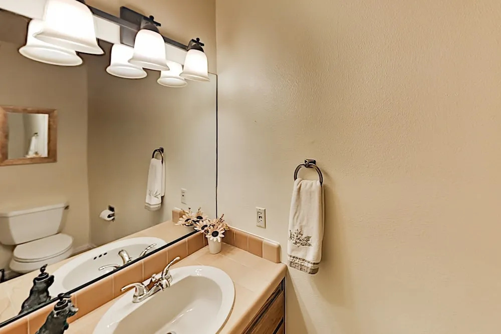 3980lk12 2 Bedroom Condo