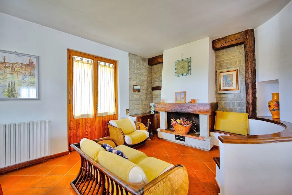 Villa Pratovecchio by PosarelliVillas