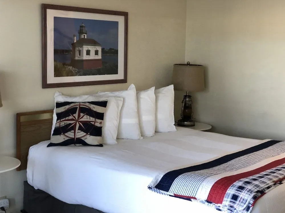 Lamplighter Inn