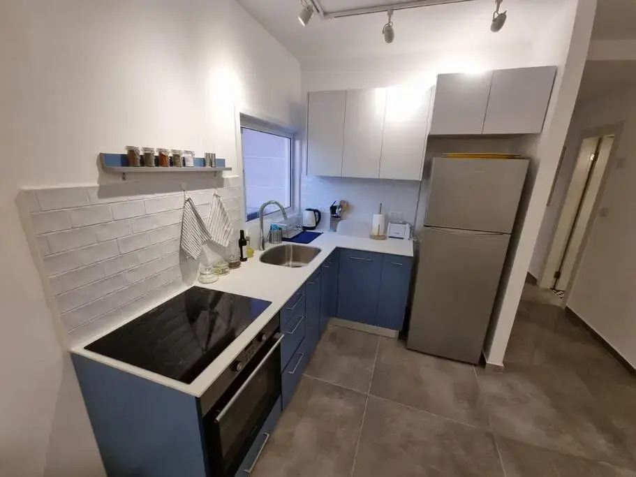 Beautiful 2-Bedroom Sea-View apartment