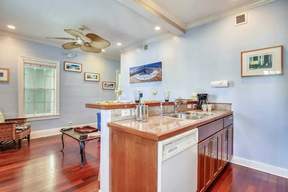 Paradise Place by Avantstay Key West Old Town Condo w/ Shared Pool