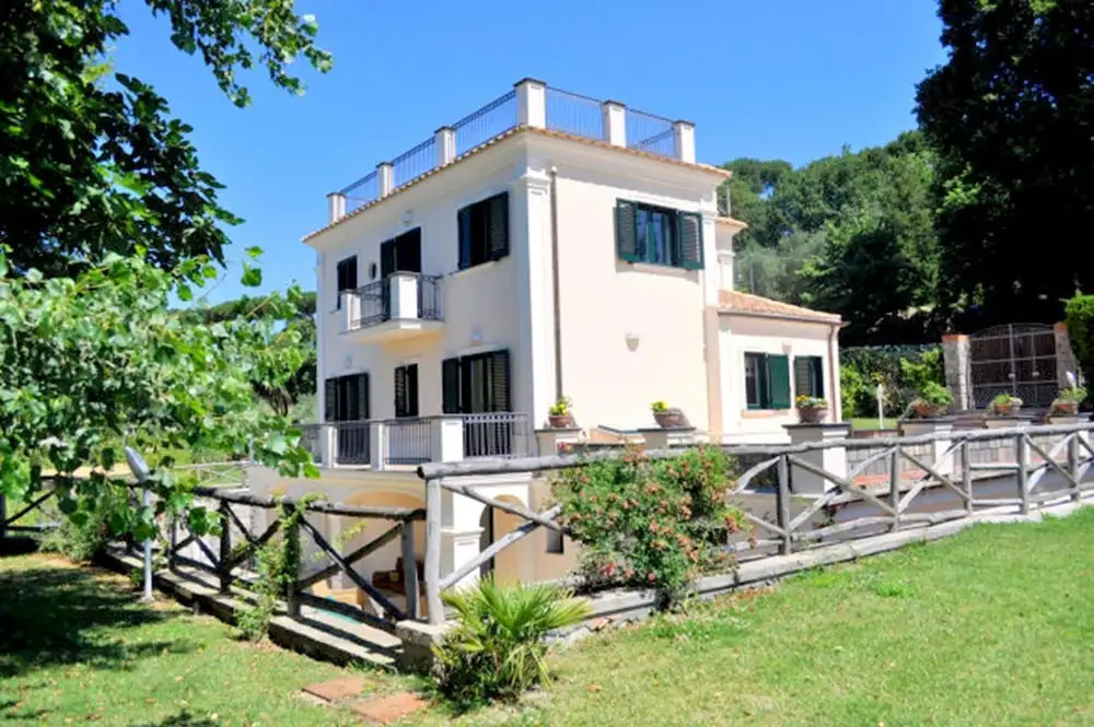 Villa Gold
