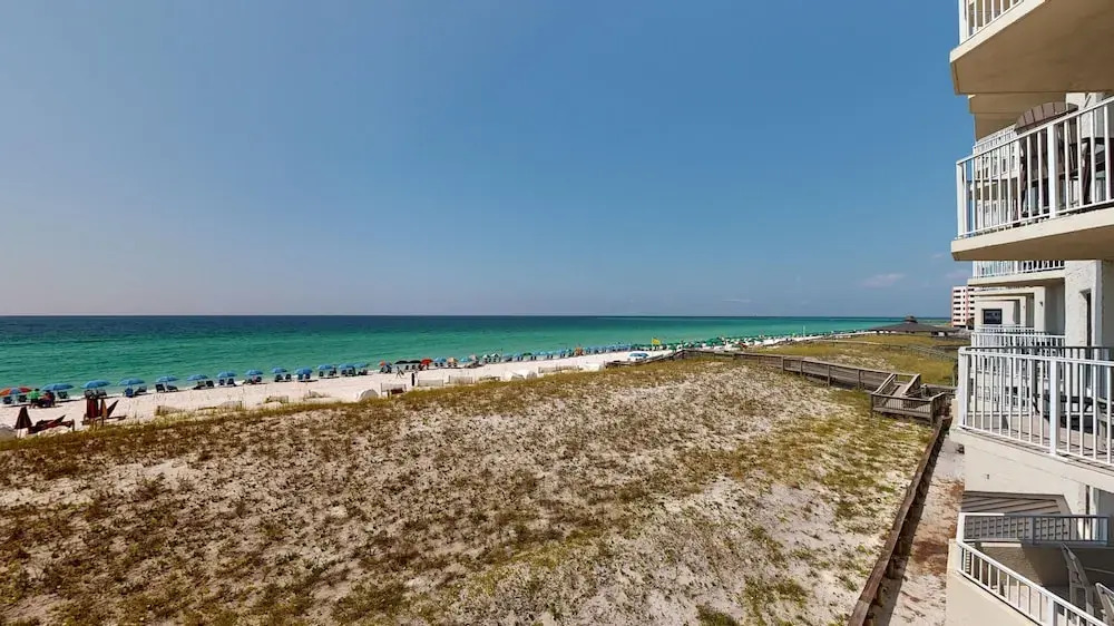 Inlet Reef 205 2 Bedroom Apts by RedAwning
