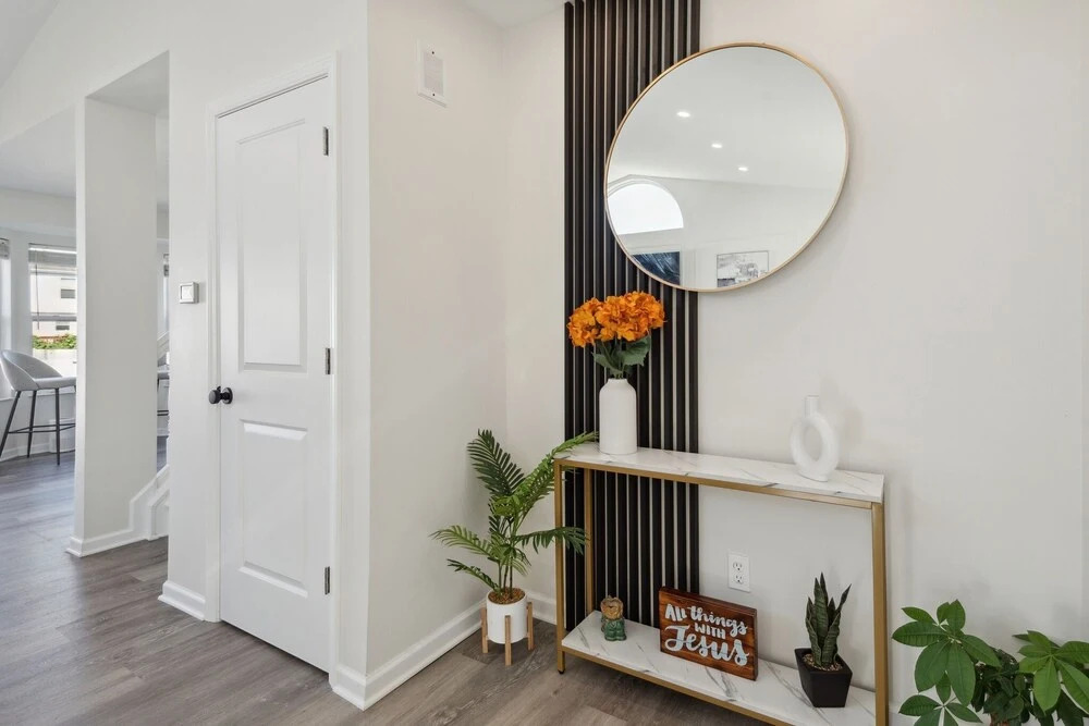 Tranquil Pet Friendly Retreat 3 Bedroom Residence by Estephanie Valdez