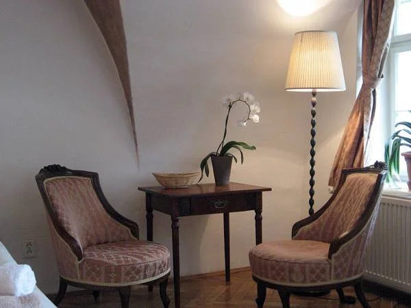 Golden Apple Apartments