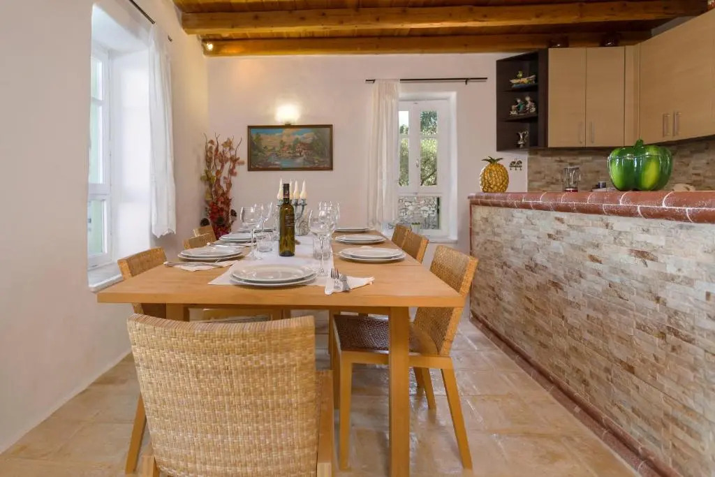 Louiza - Luxury Stone Villa