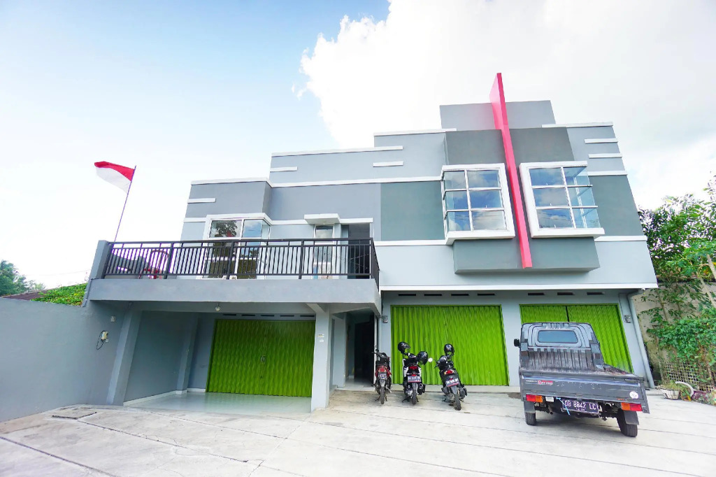 Oyo 1064 Manado Airport Residence