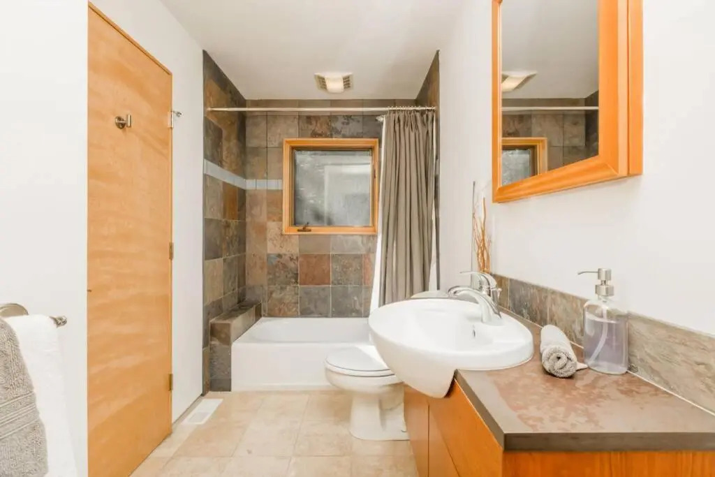 Tahoe Donner Luxury 4BR+2 lofts, Hot tub 3100 sqft