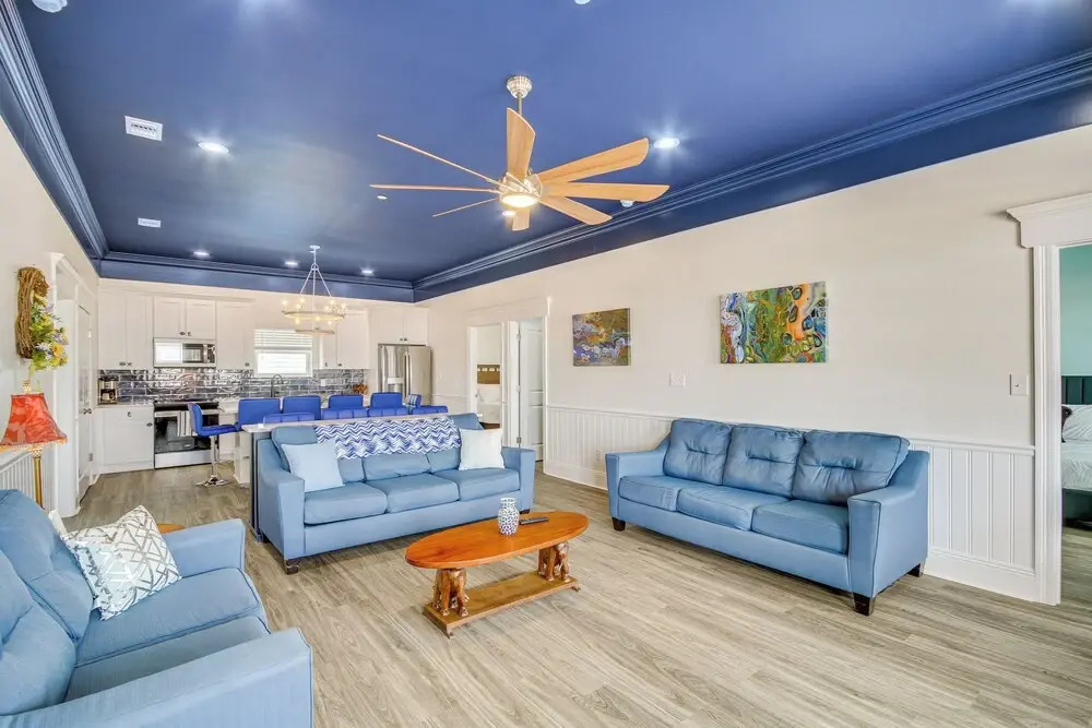 Long Beach Home w/ Views & On-site Beach Access!