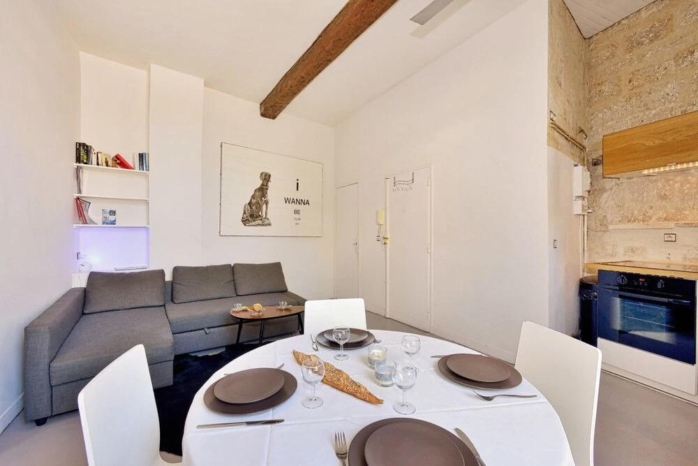 Cute Apartment in Heart of City