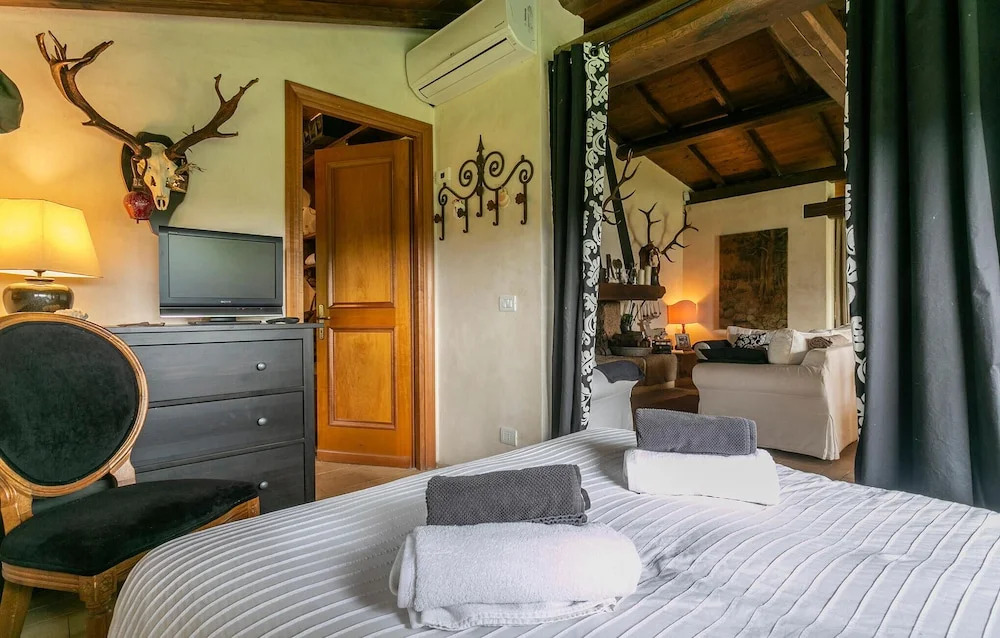 Beautiful Home in Nepi With Wifi, Private Swimming Pool and Outdoor Swimming Pool