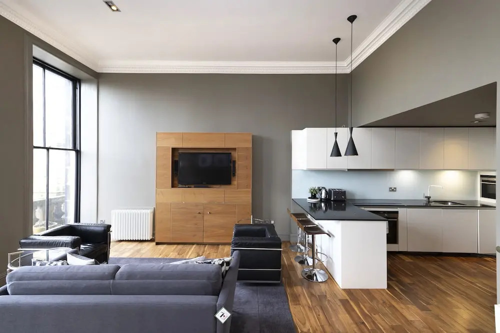 Amazing views! North Bank Street Luxury Apartment