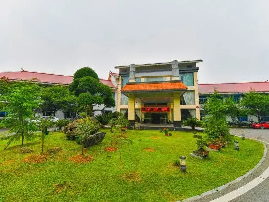 Longquan Hotel