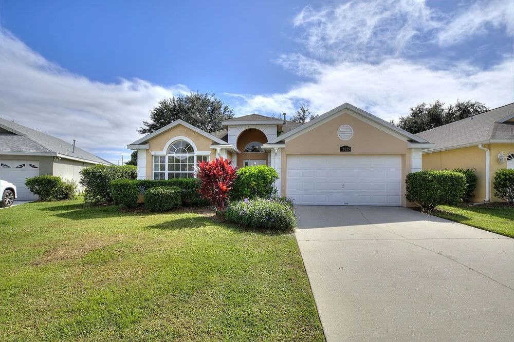 Pool : Games Room : Garden Tub : Gated
