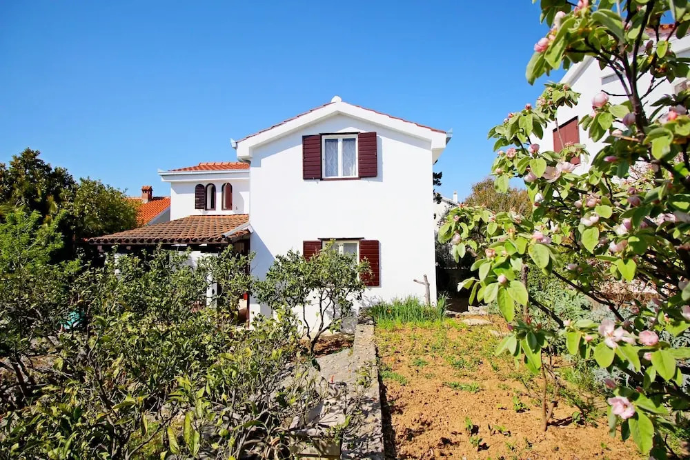 House Uzejra