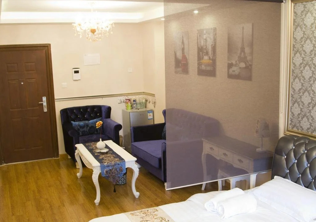 Chengdu City Theme Hotel