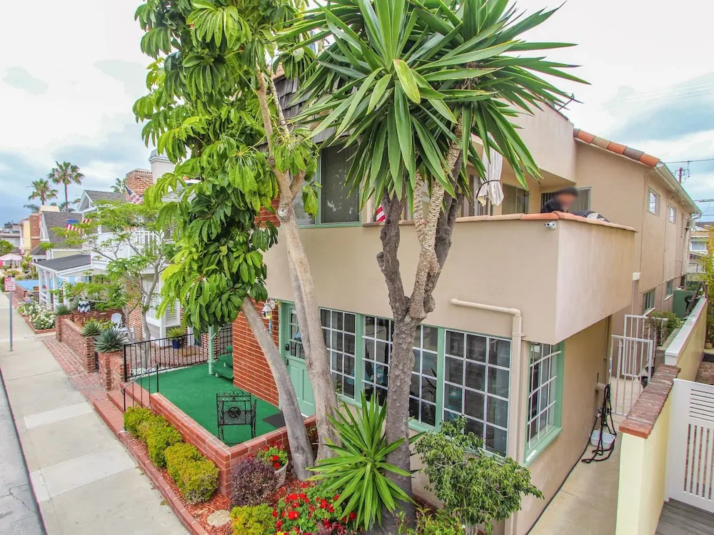 114 Onyx Avenue Townhouse 3 Bedrooms 2 Bathrooms Townhouse