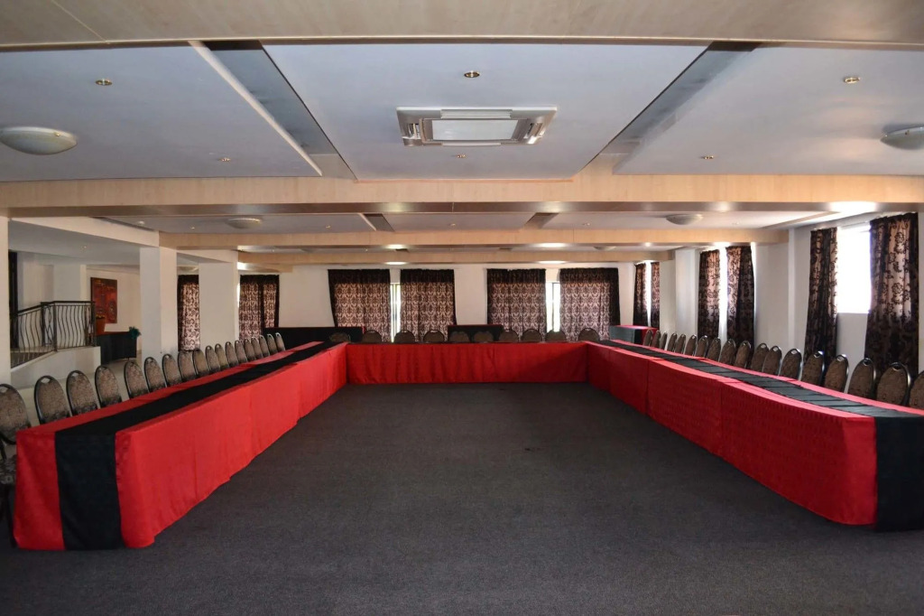 The Lakes Hotel and Conference Centre