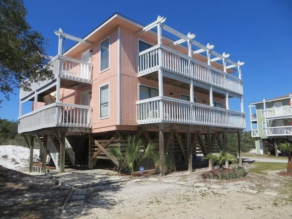 Romar Village 112 - 2 Br condo by RedAwning