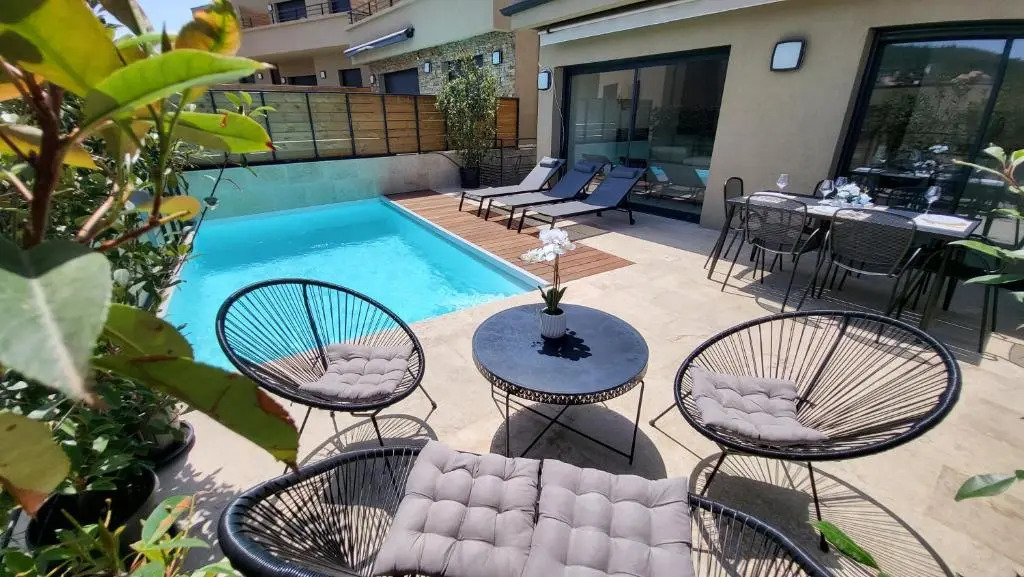 Villa avec piscine privée à 400m de la plage - 4 chambres