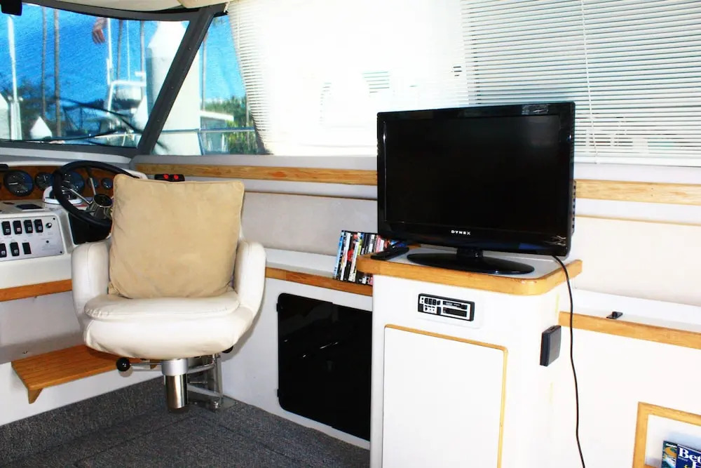 Dockside Boat & Bed Long Beach