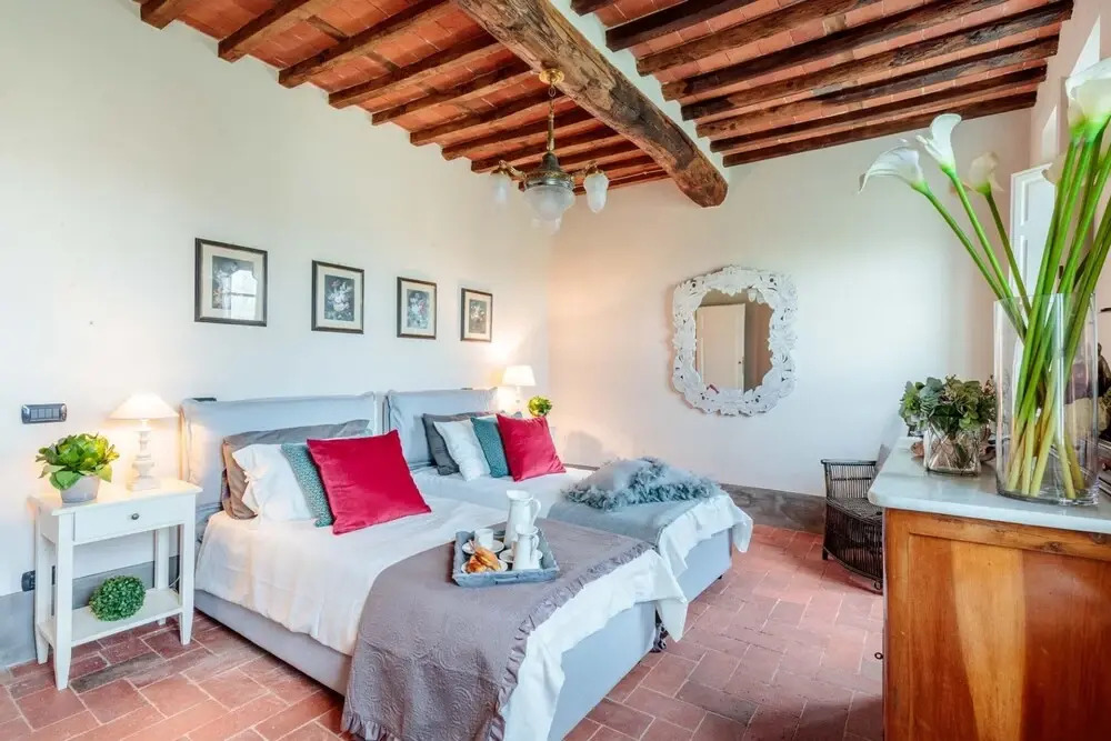 Villa Brunetta, Discover your Modern but Traditional Villa in Lucca