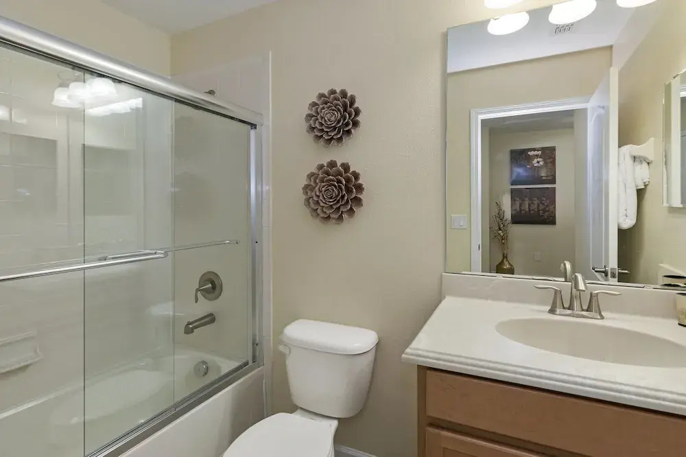 Paradise Palms - 2957 Beach Palm Avenue