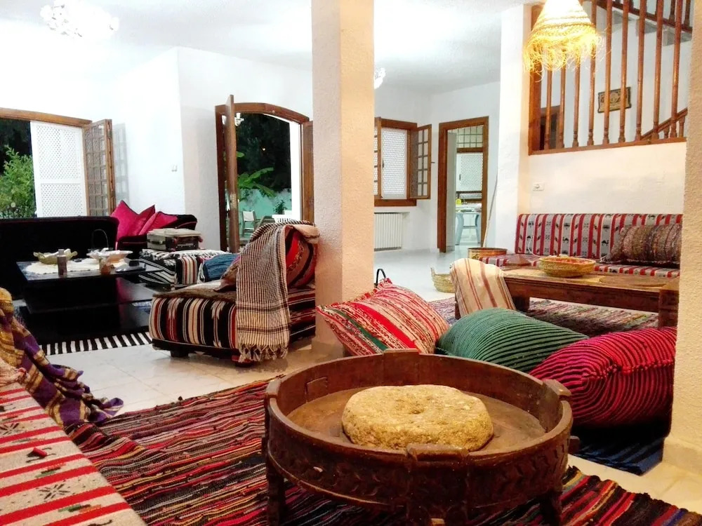 Elegant villa in Hammamet with year-round private pool