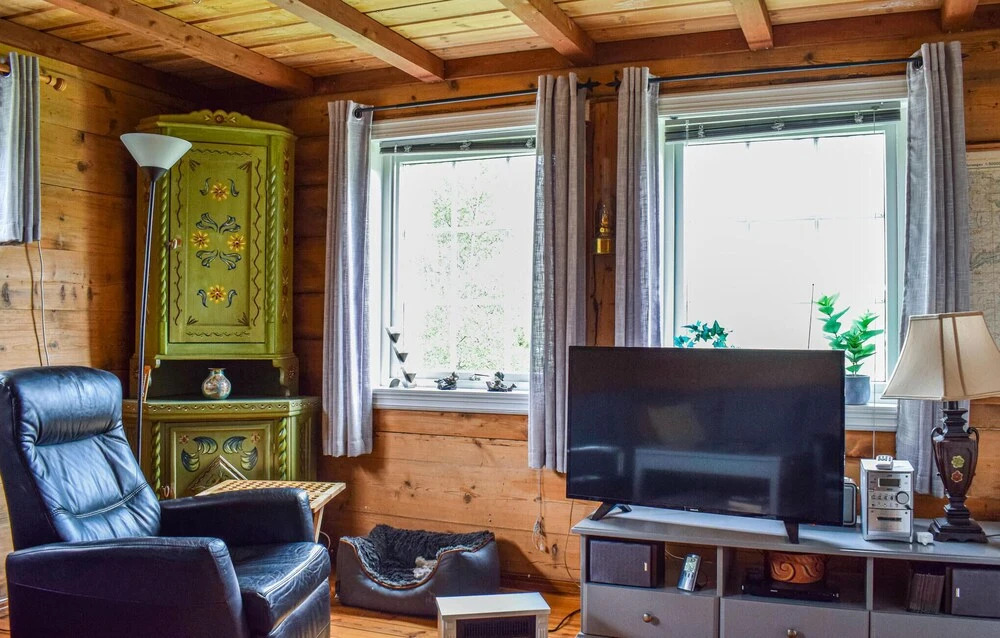 6 Bedroom Beautiful Home In Vossestrand