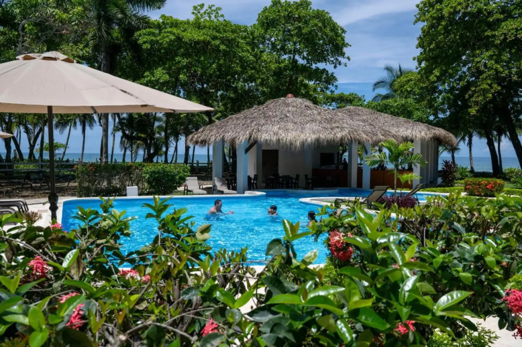 Fuego del Sol Beachfront Hotel
