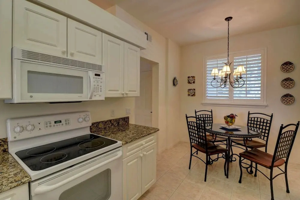 16655 Lake Circle Dr #825