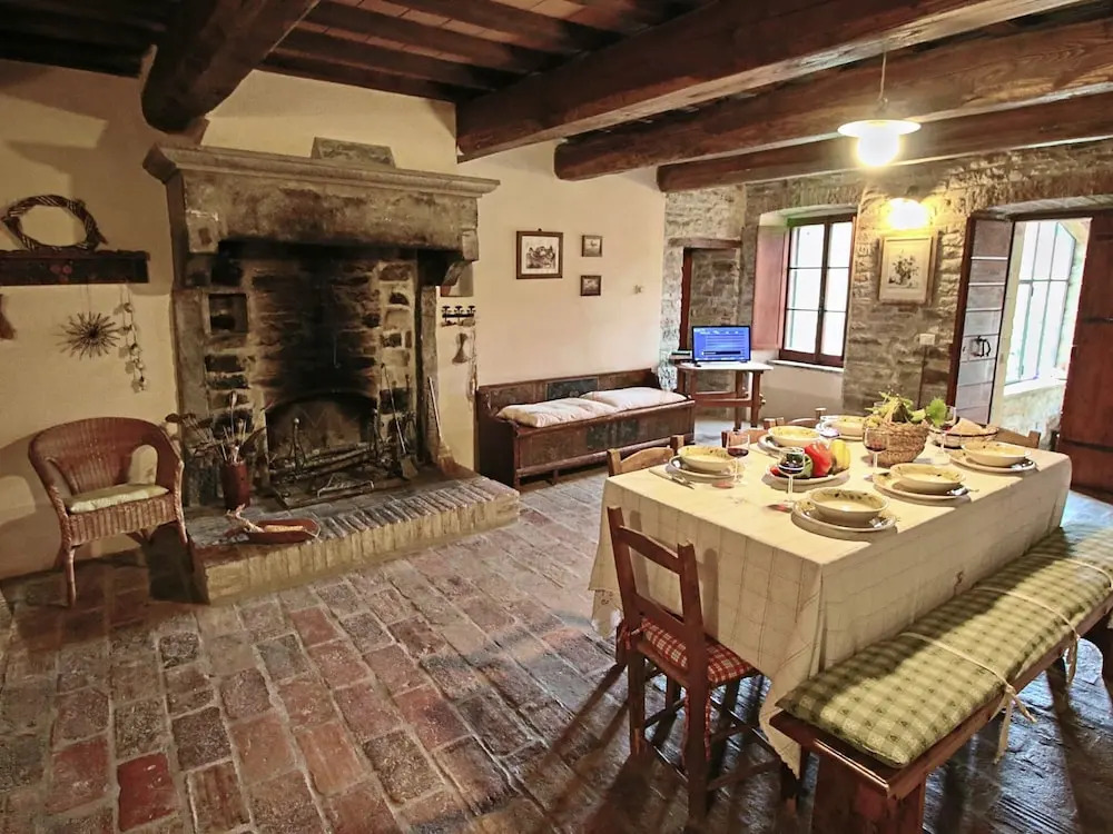 Farmhouse in Apecchio With Pool and Terrace