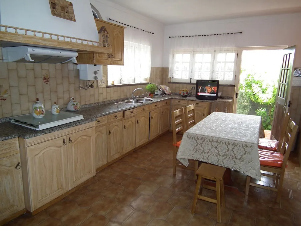 80s RetroStyle Villa